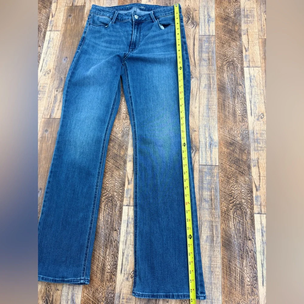 Women’s Old Navy Mid-Rise Wow Boot Cut Jeans, Size 10 Tall, Comfortable Fit - Picture 12 of 14